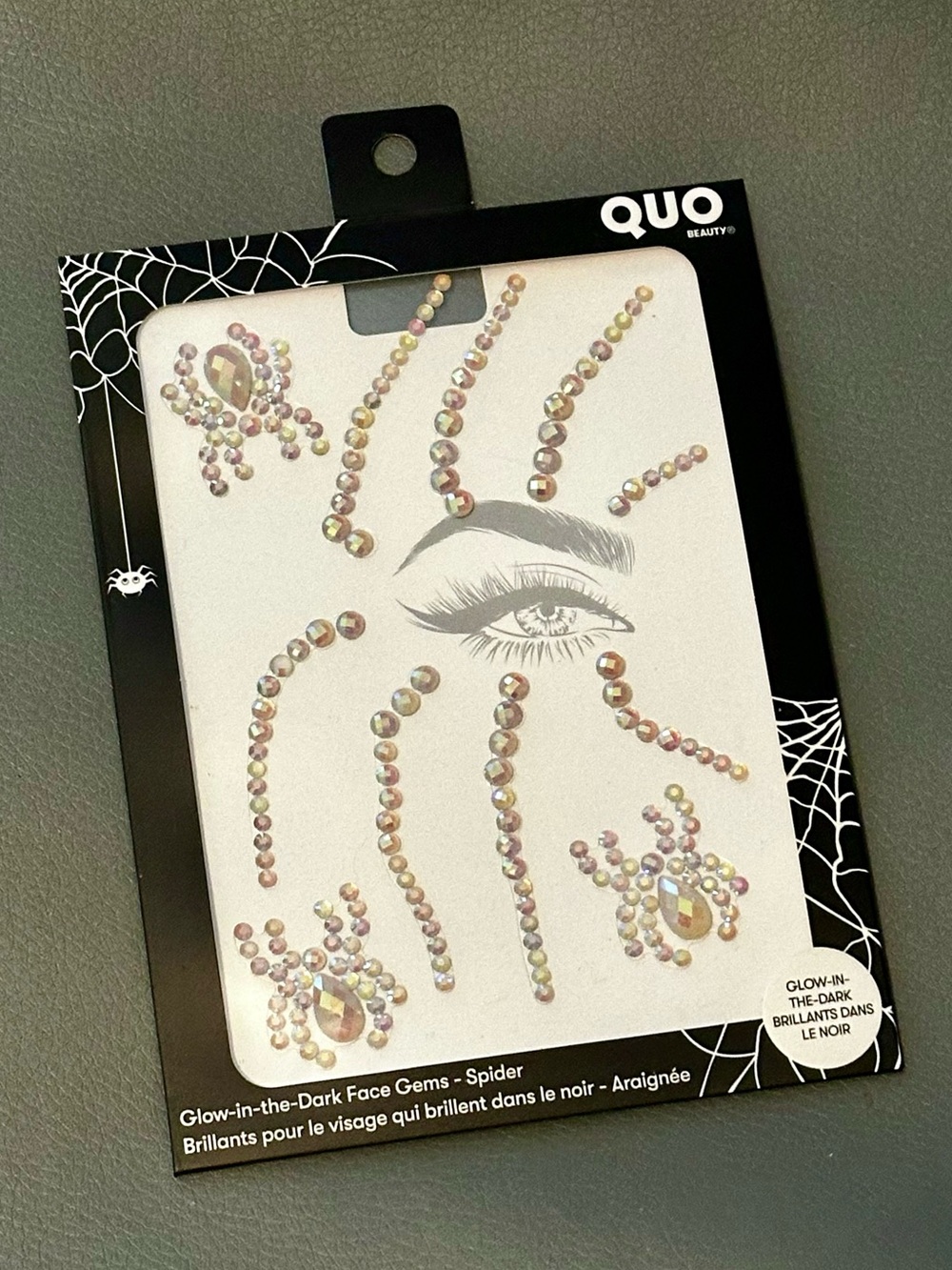 NWT Quo Glow in the Dark spider Face gems